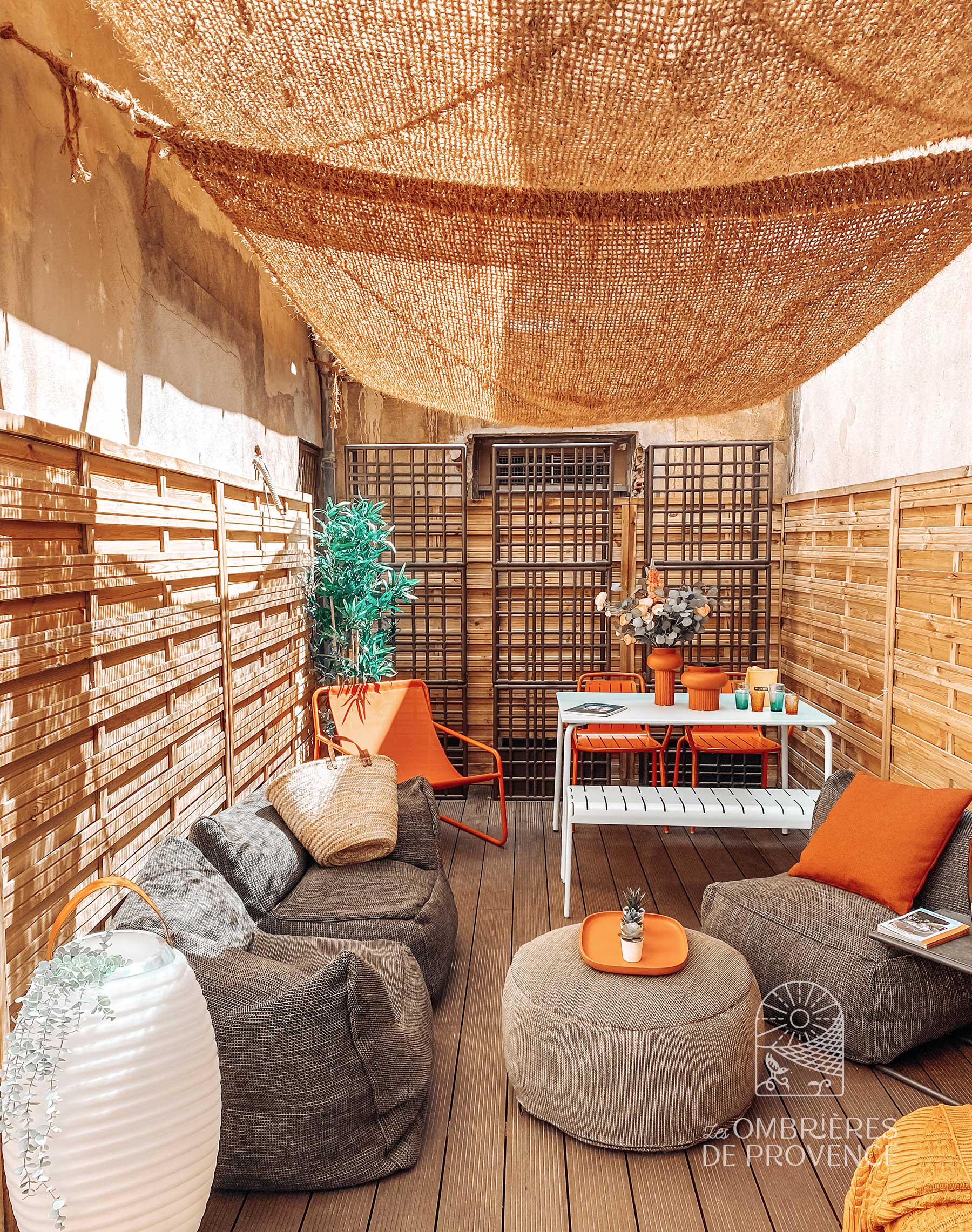 Coconut fiber curtain with 4 hanging points