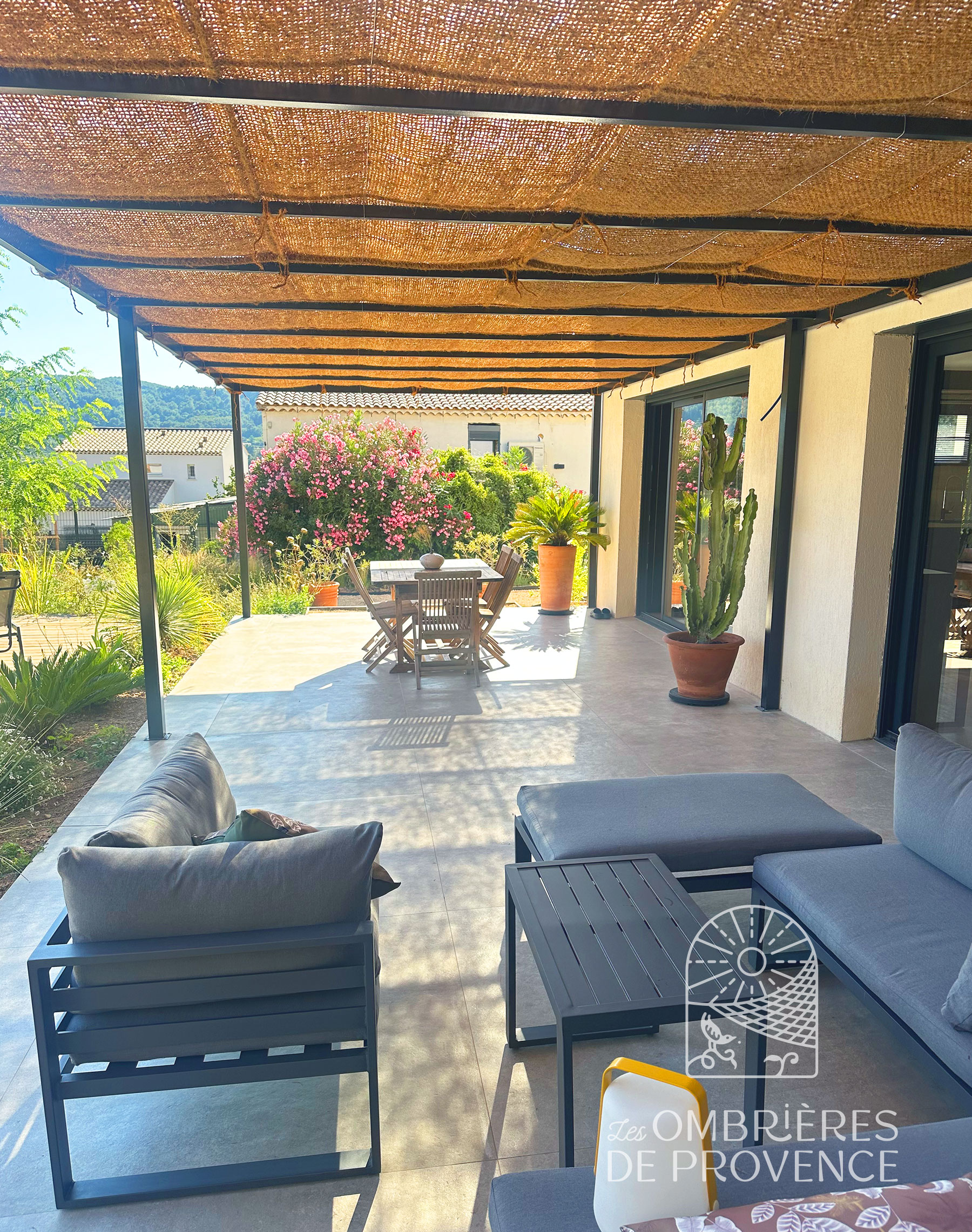 Toile d'ombrage en coco pour grande pergola