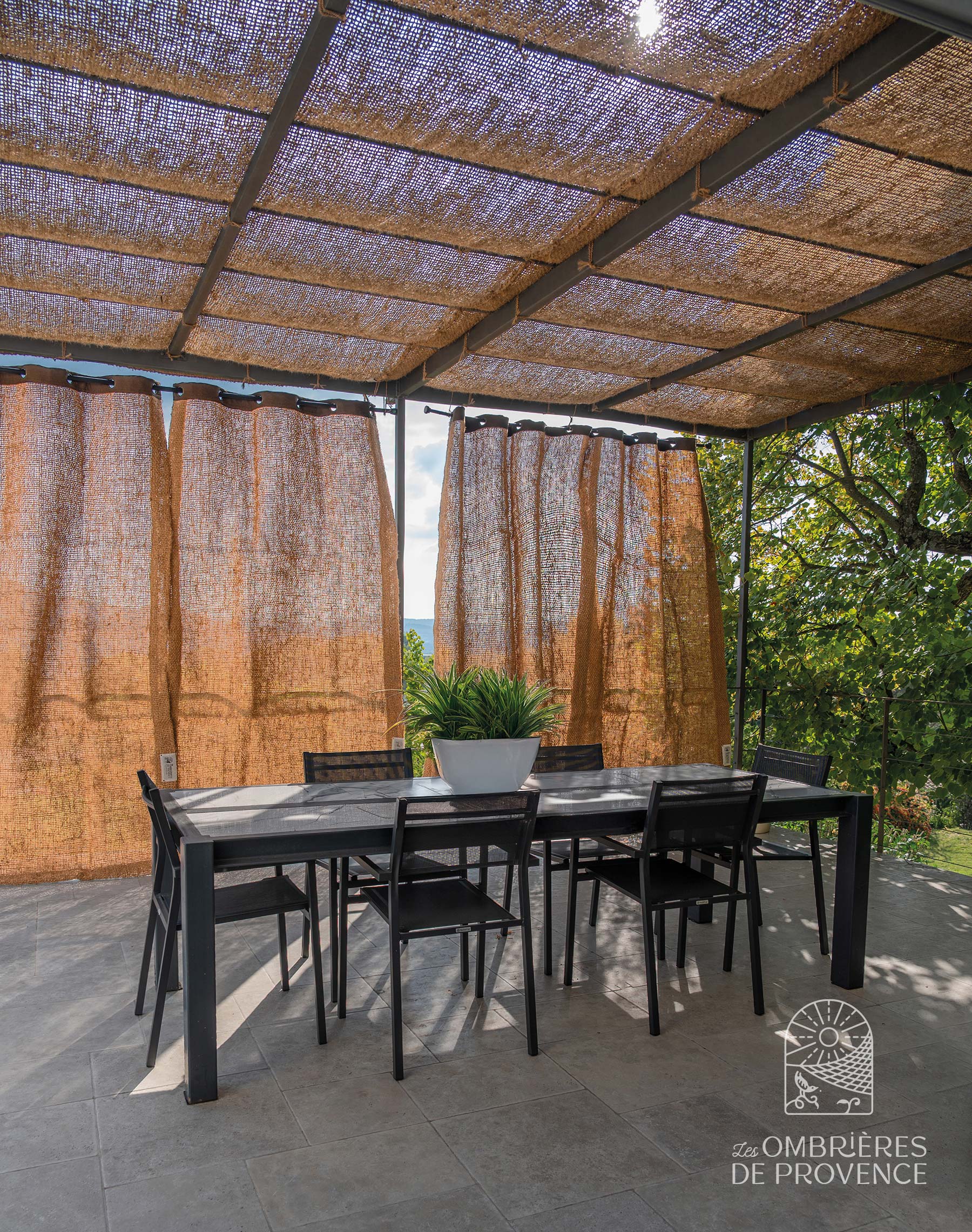 Rideau à œillet pergola